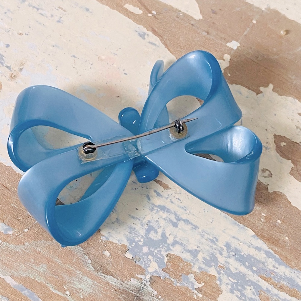 Vintage Iridescent Pale Blue Bow Brooch - Picture 6 of 7